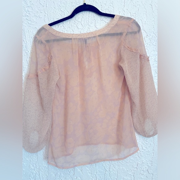 Sheer peach American Eagle 3/4 sleeve blouse size XS - Picture 2 of 3